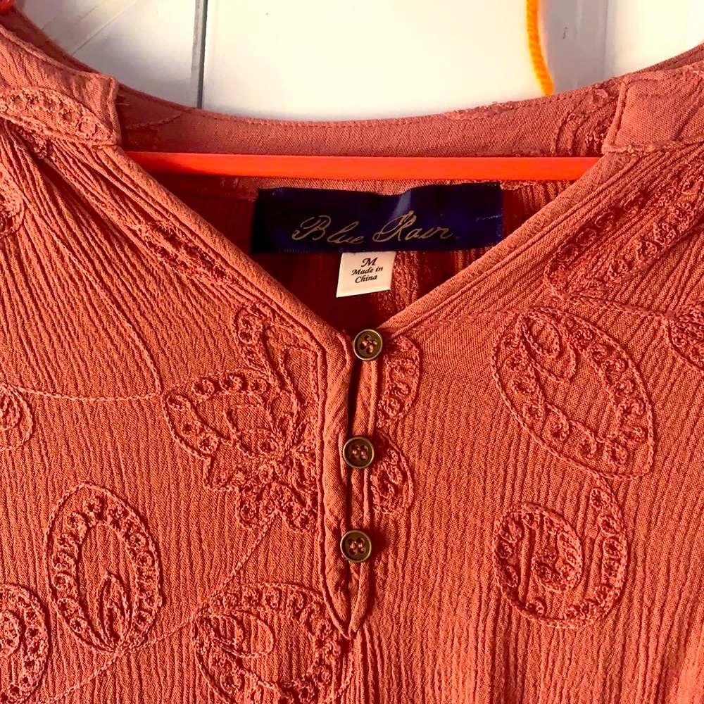 Embroidered blouse - Picture 2 of 5